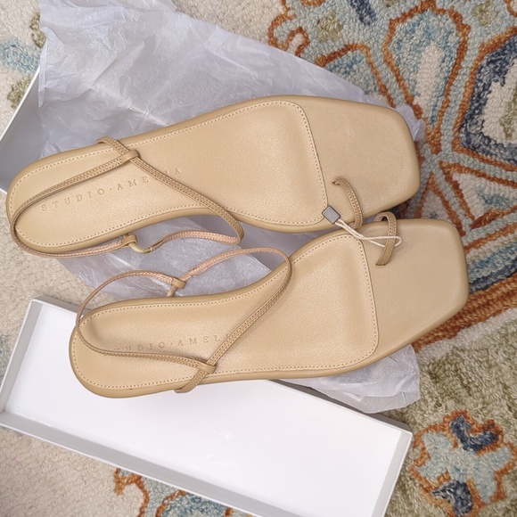 STUDIO AMELIA Shoes - NWT Studio Amelia 1.3 Sandal Leather Minimalist
